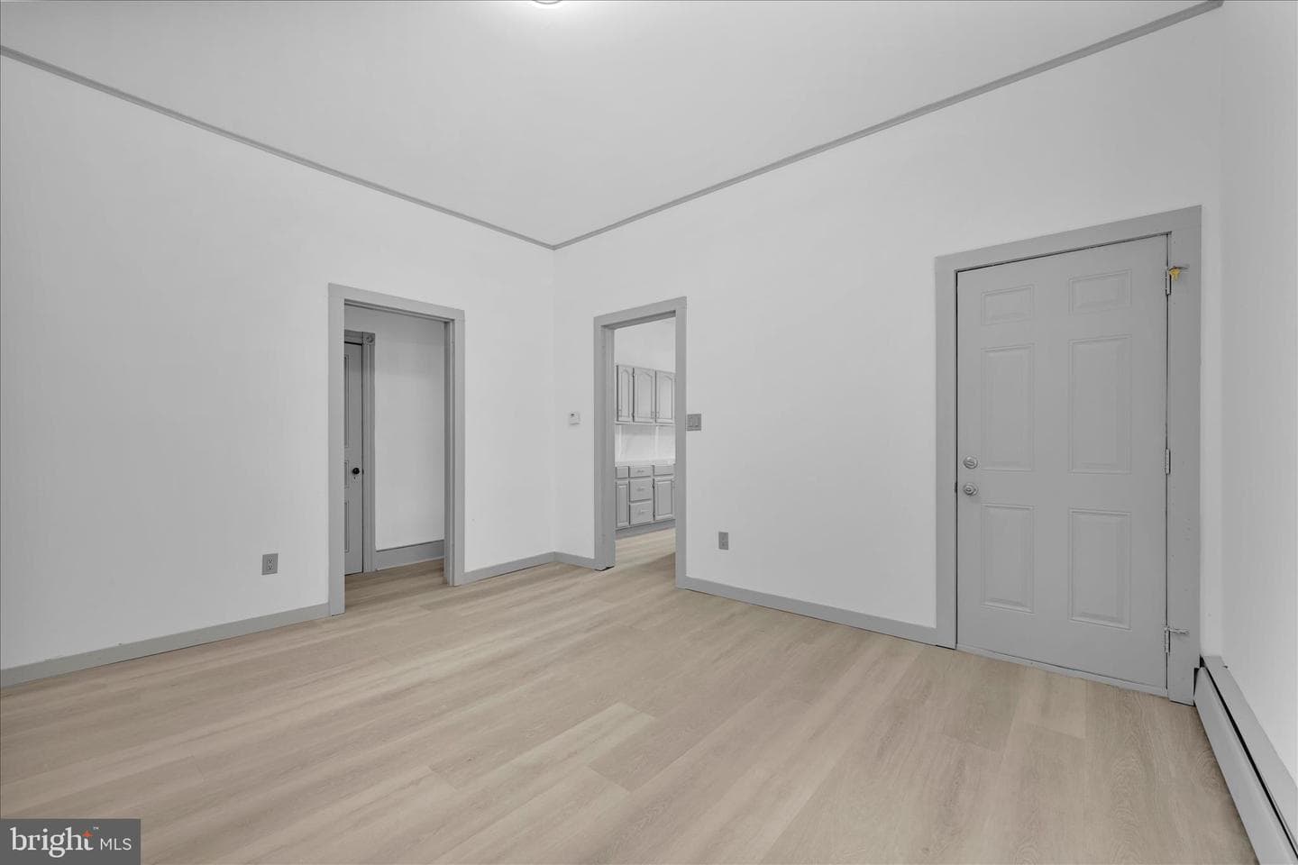 114 E Main Street photo 11