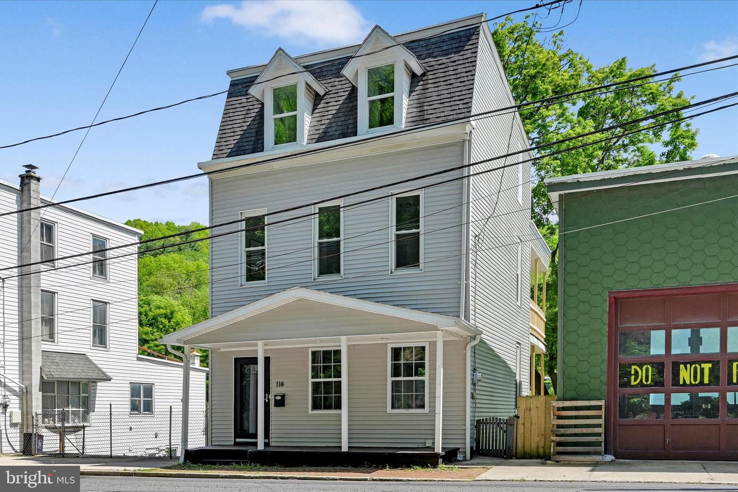 114 E Main Street photo 3