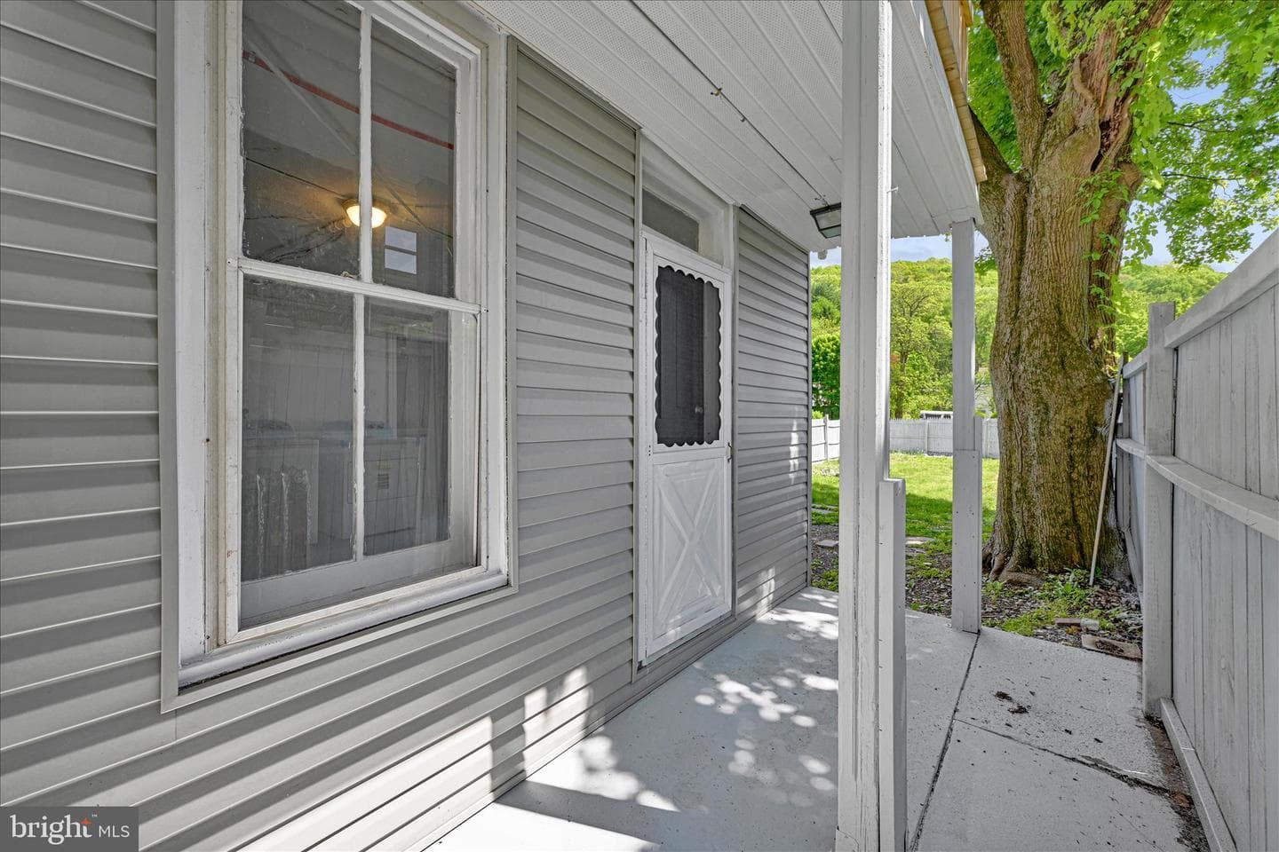 114 E Main Street photo 33
