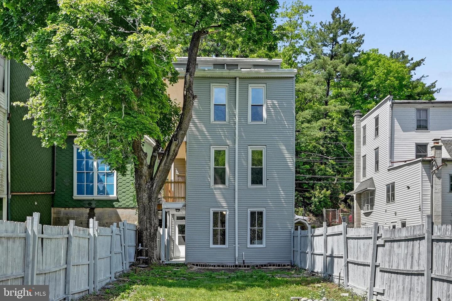 114 E Main Street photo 35