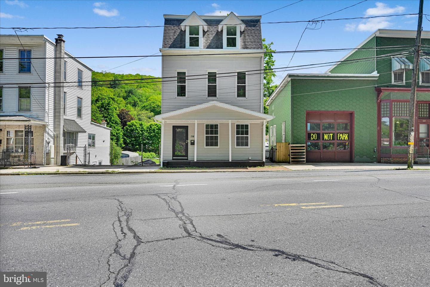 114 E Main Street photo 4