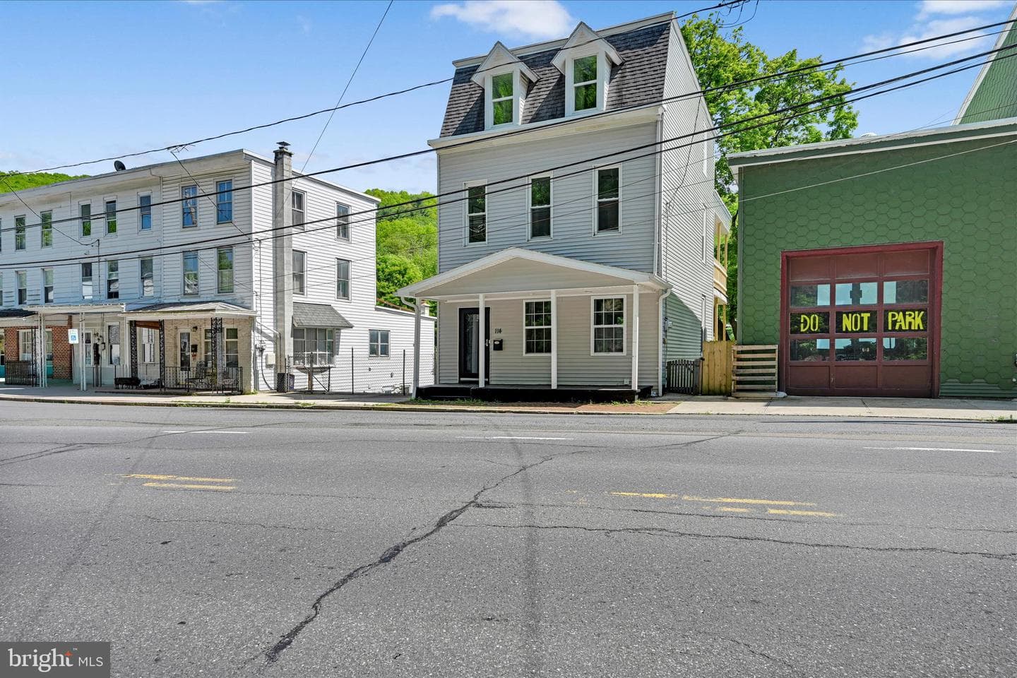 114 E Main Street photo 5