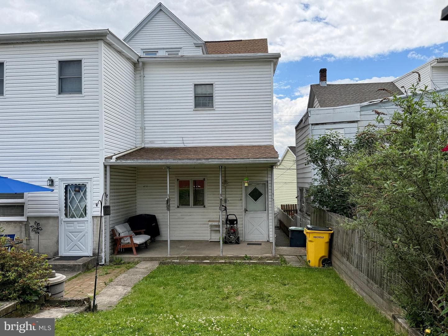 33 Avenue A photo 24