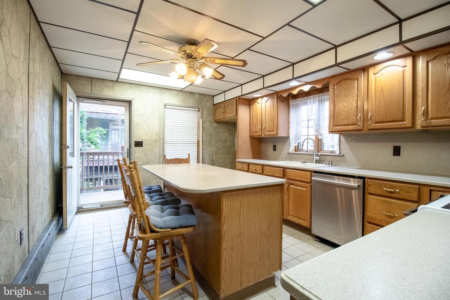 439 South Street E photo 6