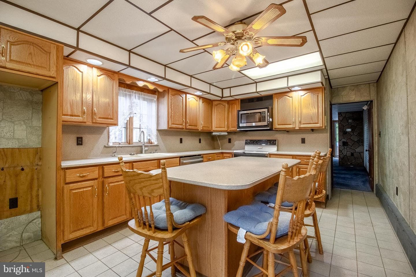 439 South Street E photo 7
