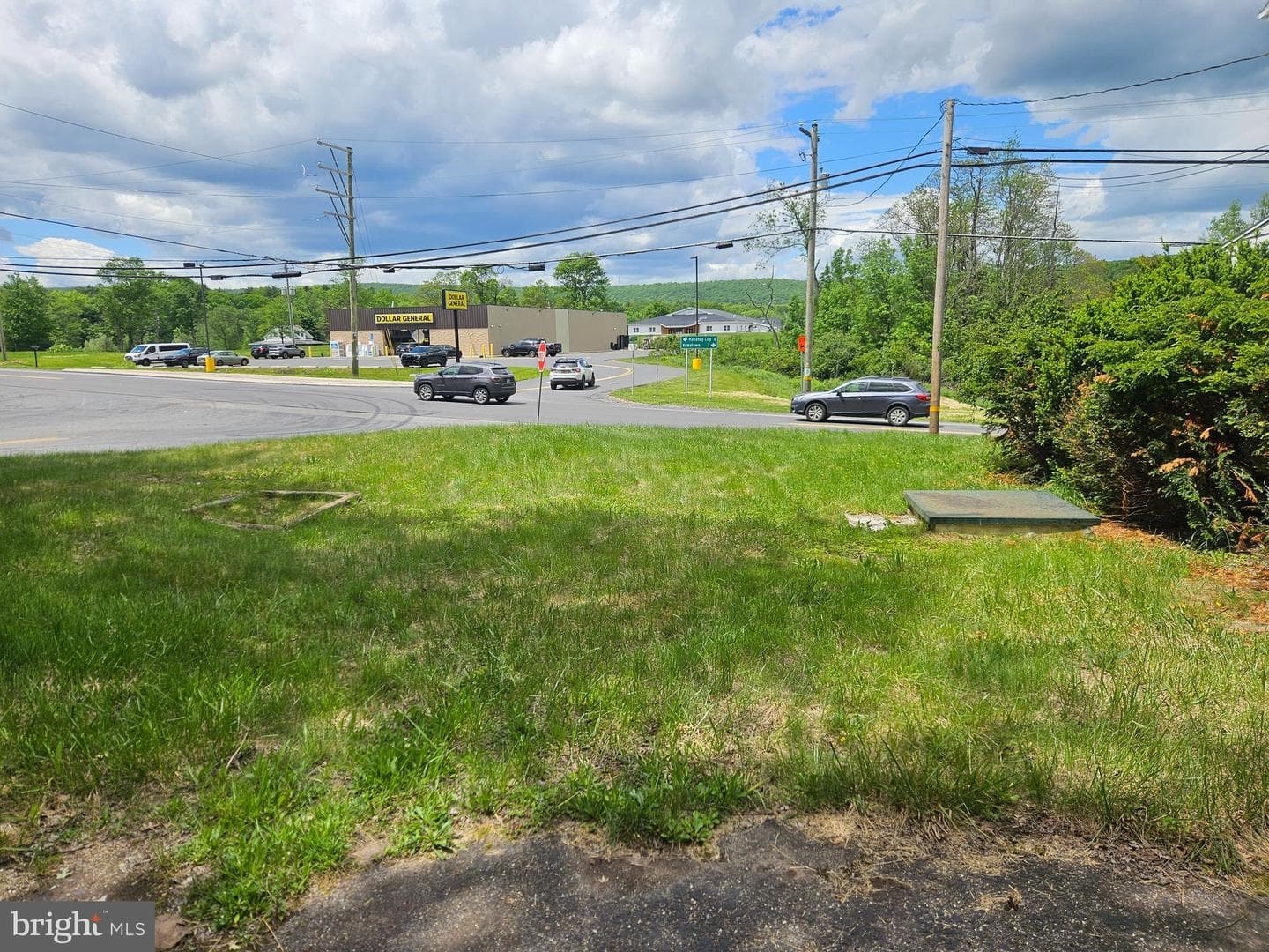 689 Barnesville Drive photo 20