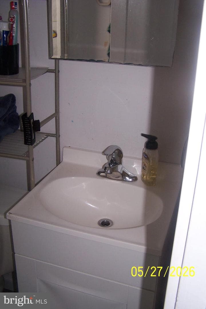 340 Clark Street photo 15