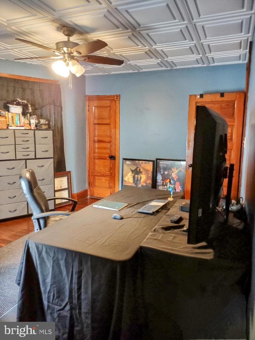 446 Broad Street photo 31