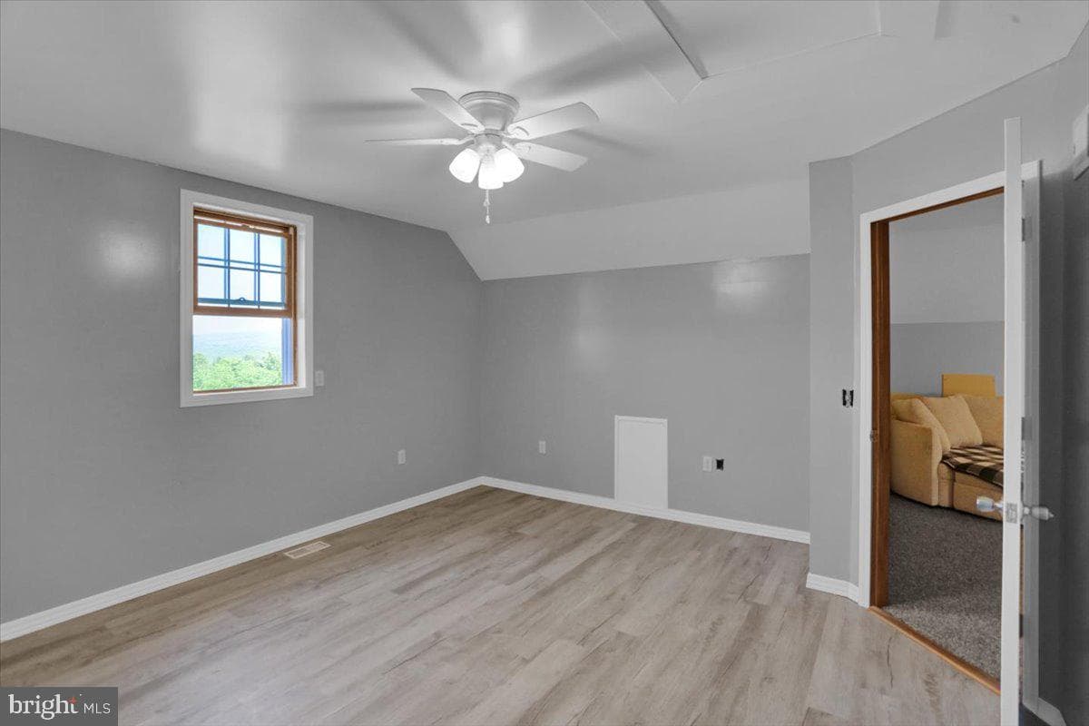 511 Summer Hill Road photo 42