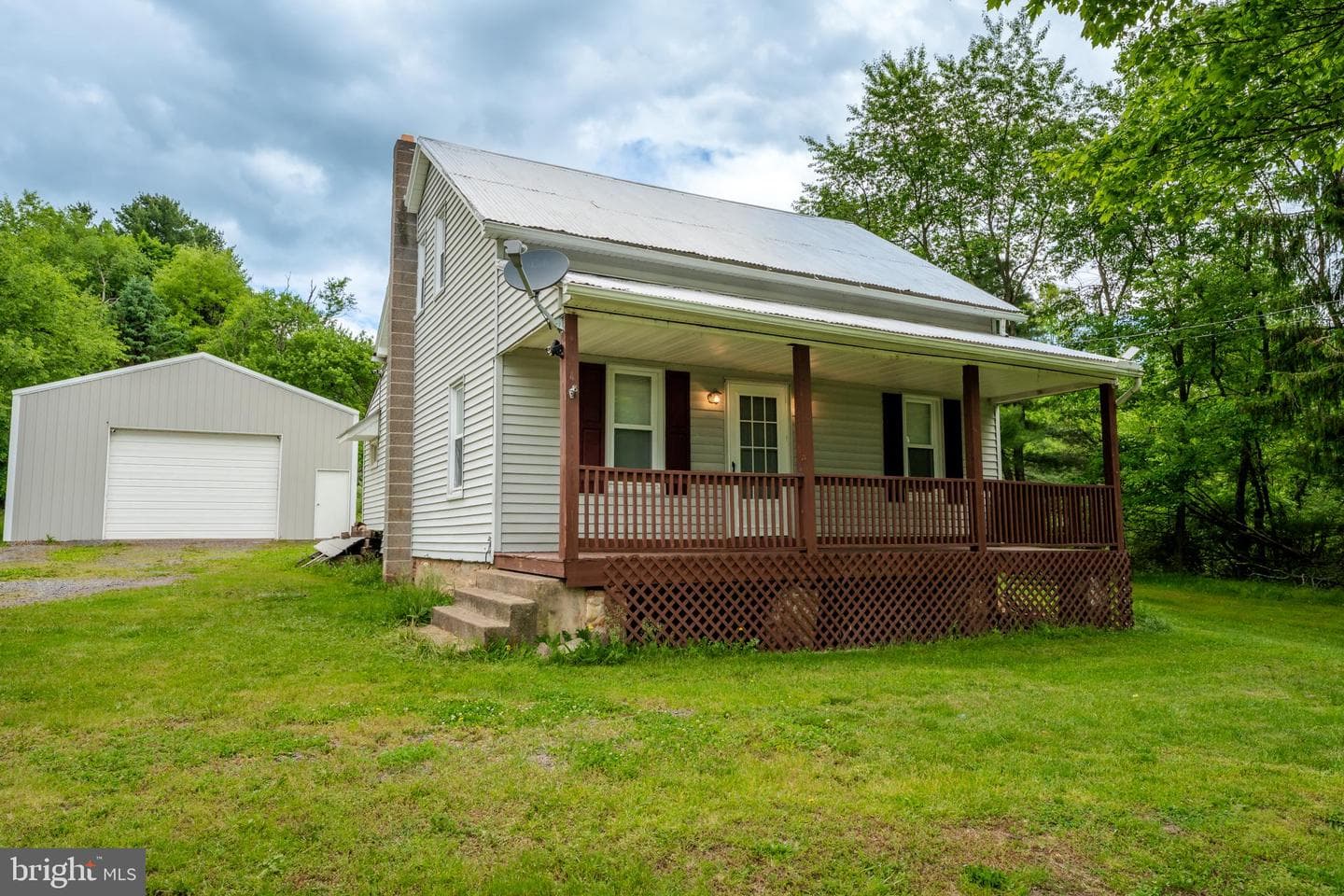 18 Ferndale Hill Drive photo 3