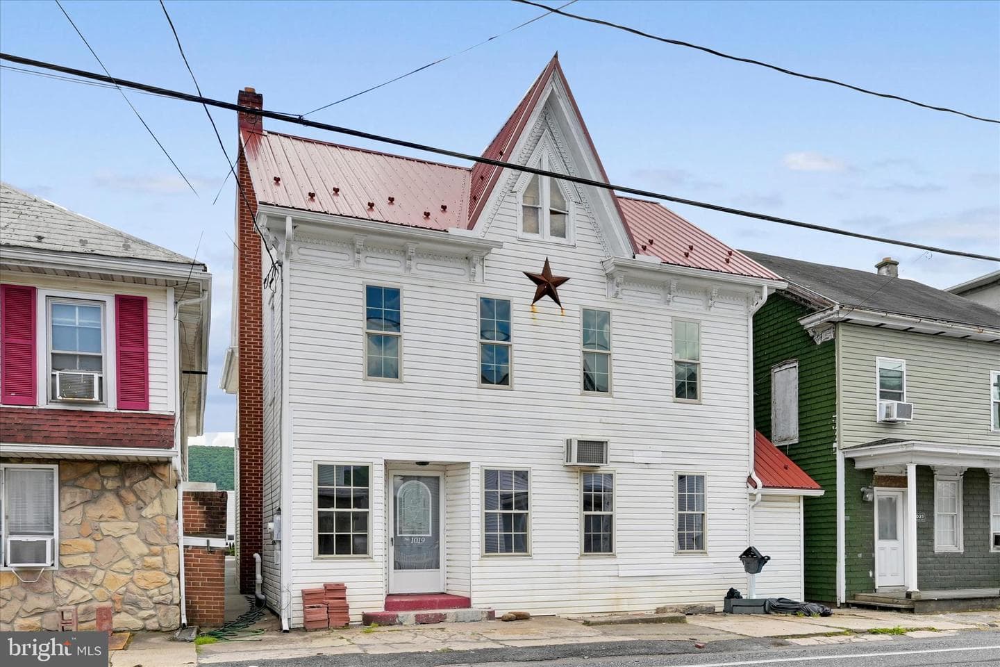 1019 W Main Street photo 4