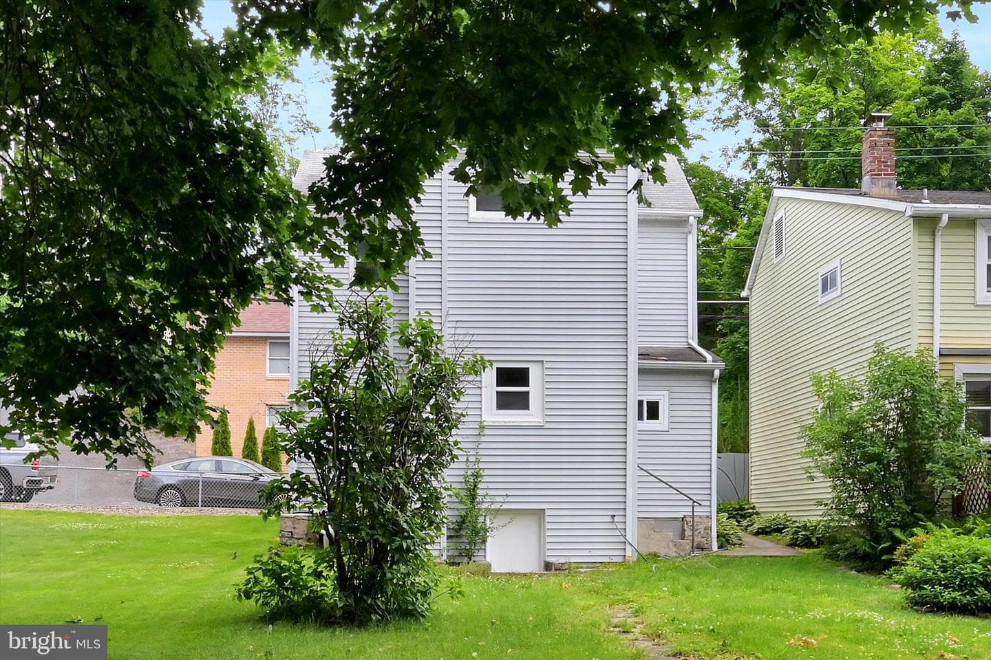 627 N Garfield Avenue photo 28