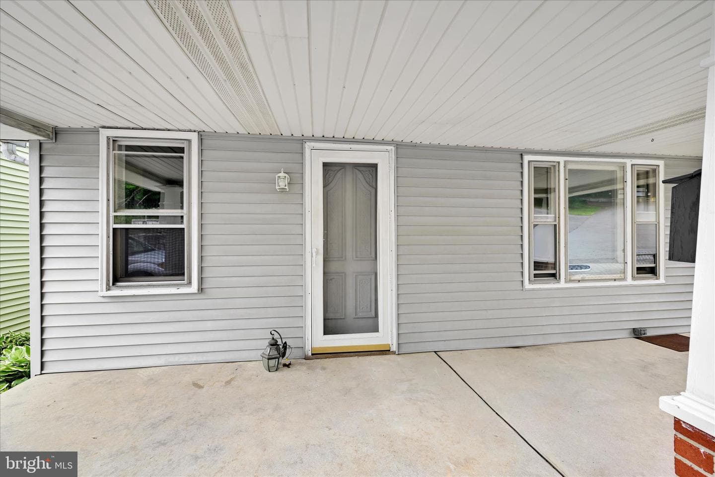 627 N Garfield Avenue photo 8