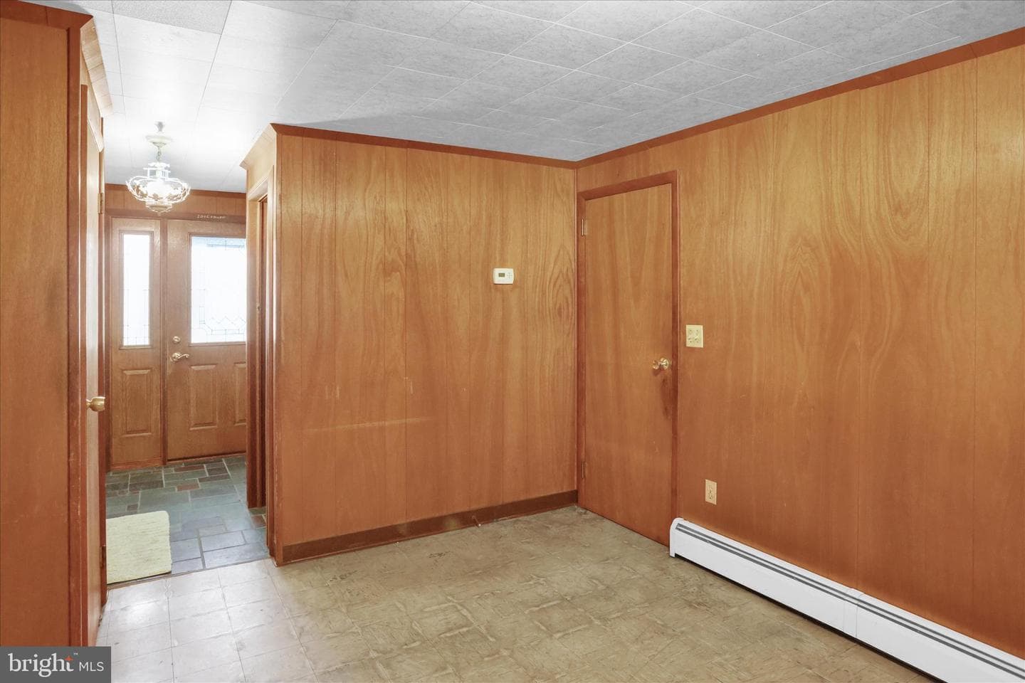 512 W Nicholas Street photo 5