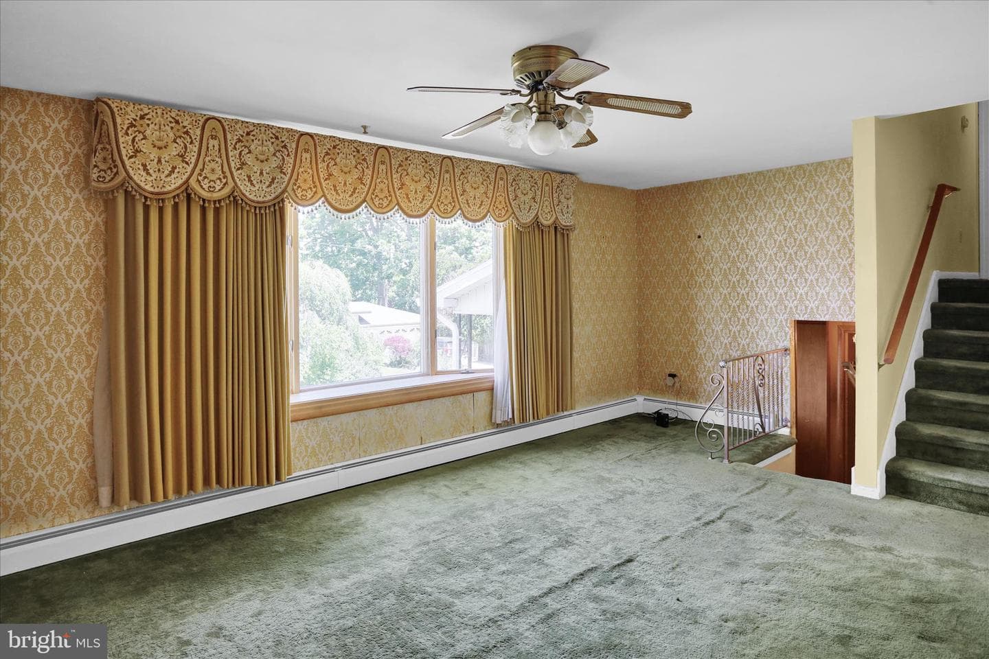 512 W Nicholas Street photo 7