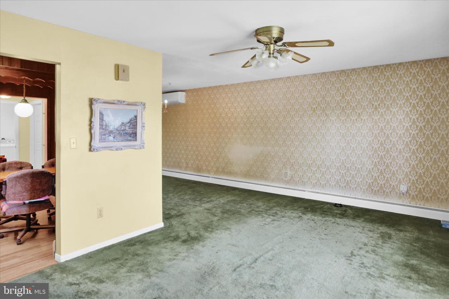 512 W Nicholas Street photo 8