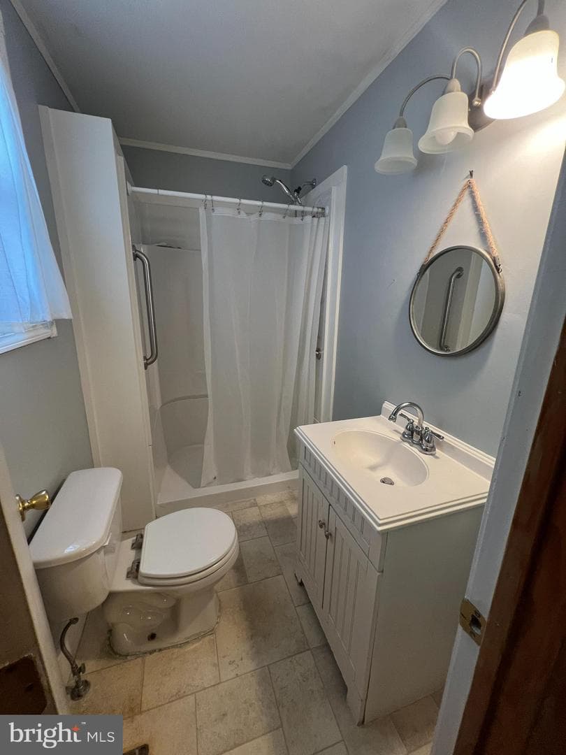 122 E Market Street photo 4