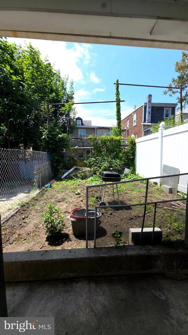 332 S Jardin photo 10