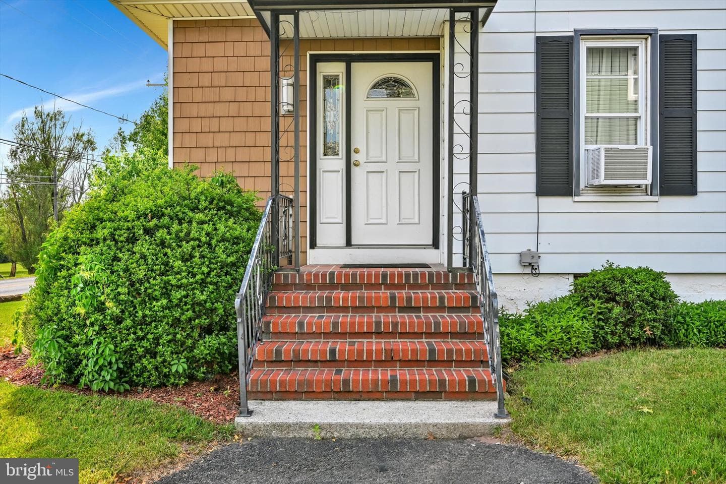 1056 E Main Street photo 19