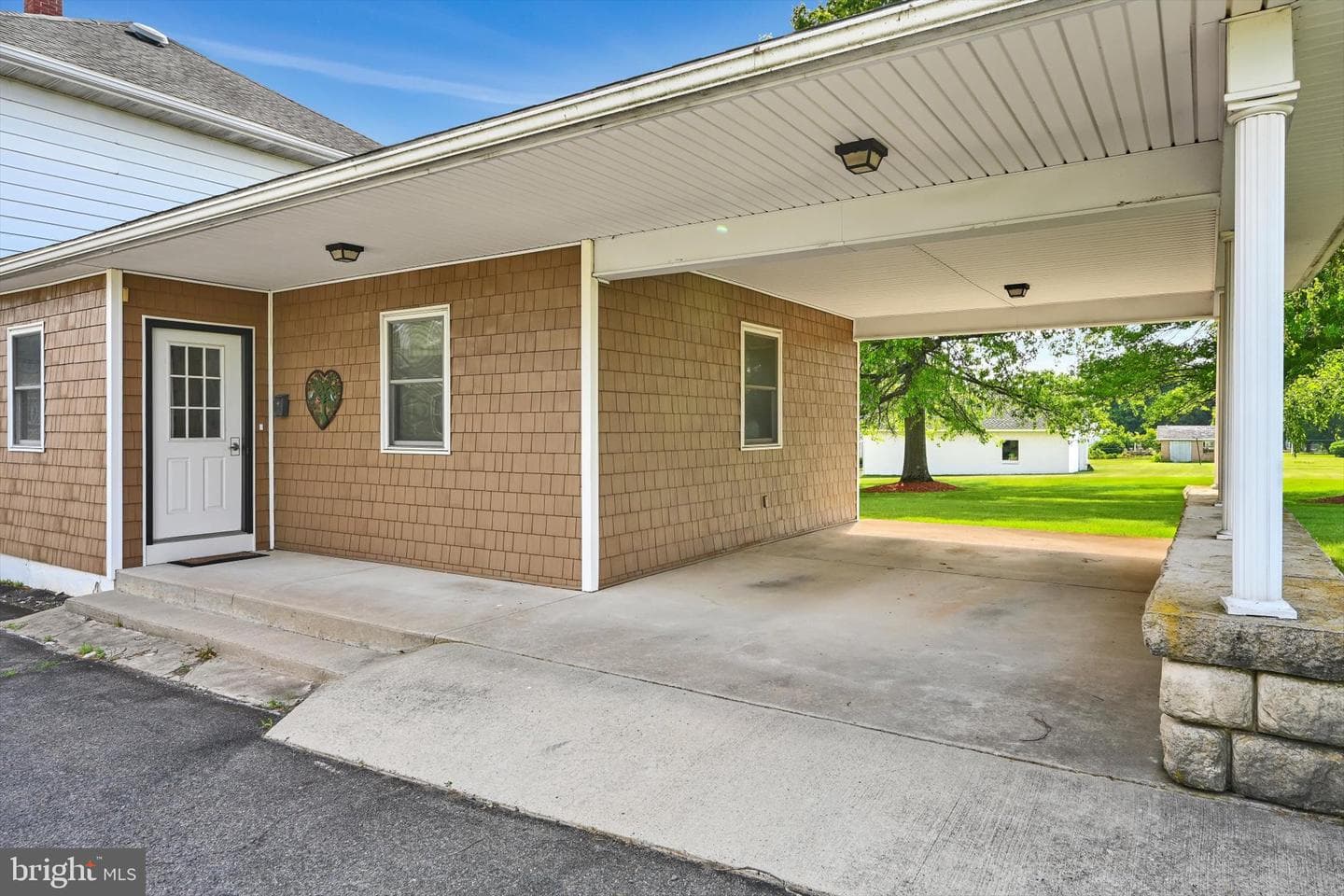 1056 E Main Street photo 9