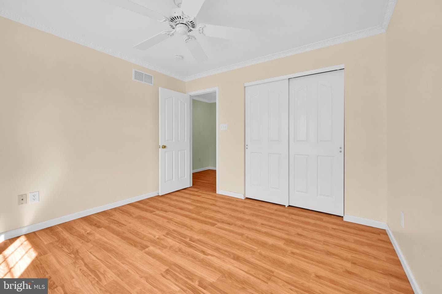 1 Midland Cove photo 18