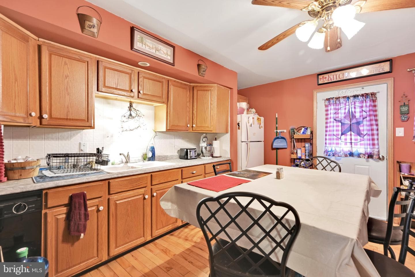 532 W Washington Street photo 10