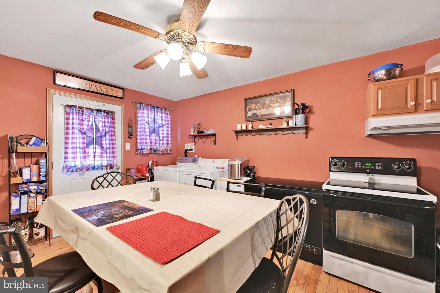 532 W Washington Street photo 8
