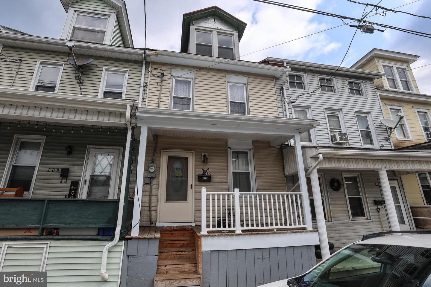 206 W Main Street, Tremont