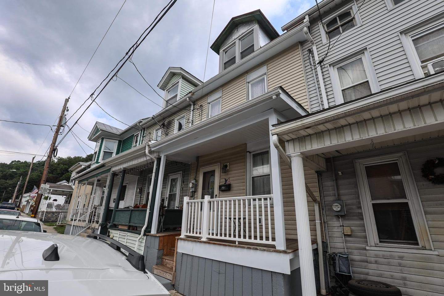 206 W Main Street photo 4