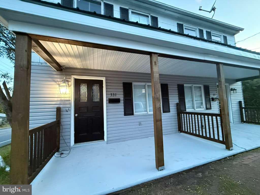 329 Cathrine Street photo 10