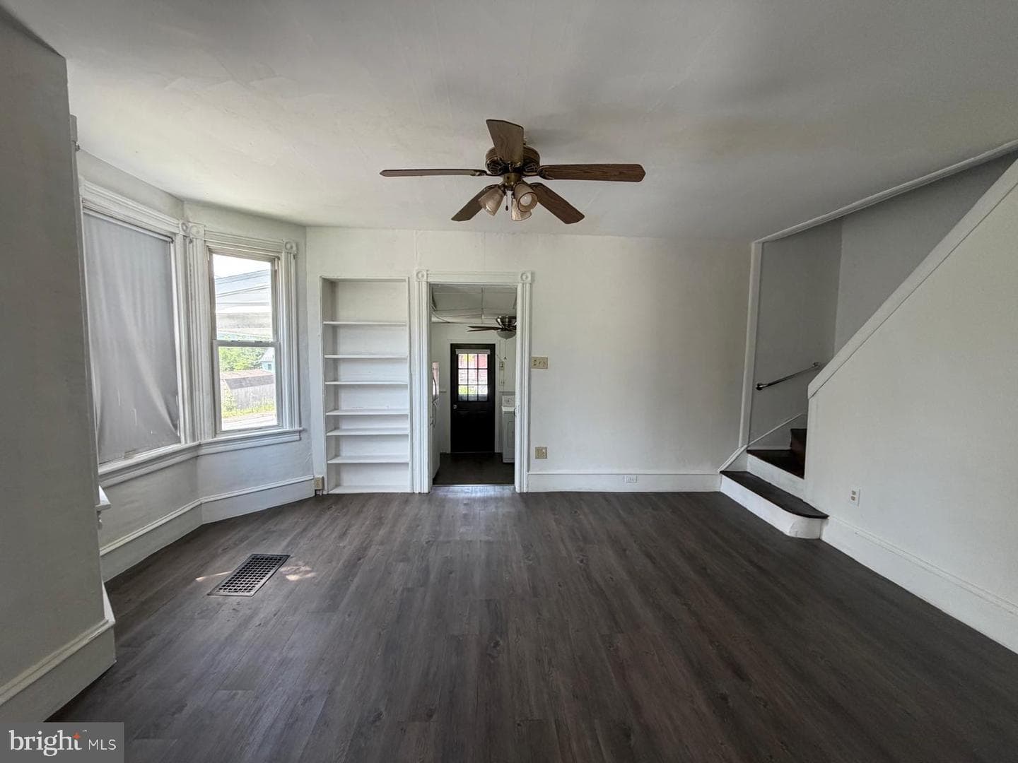 329 Cathrine Street photo 27