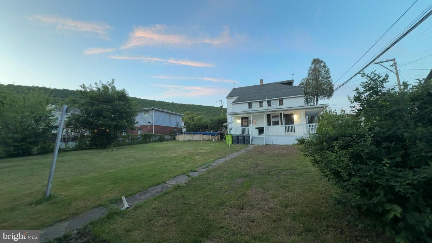 329 Cathrine Street photo 4
