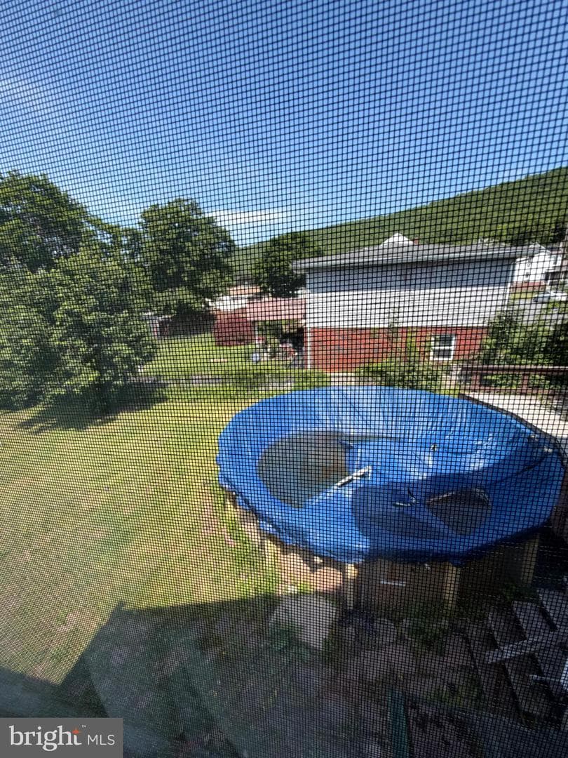 329 Cathrine Street photo 48
