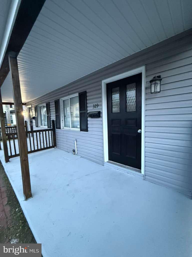 329 Cathrine Street photo 5