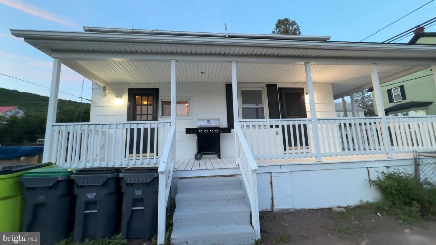 329 Cathrine Street photo 8