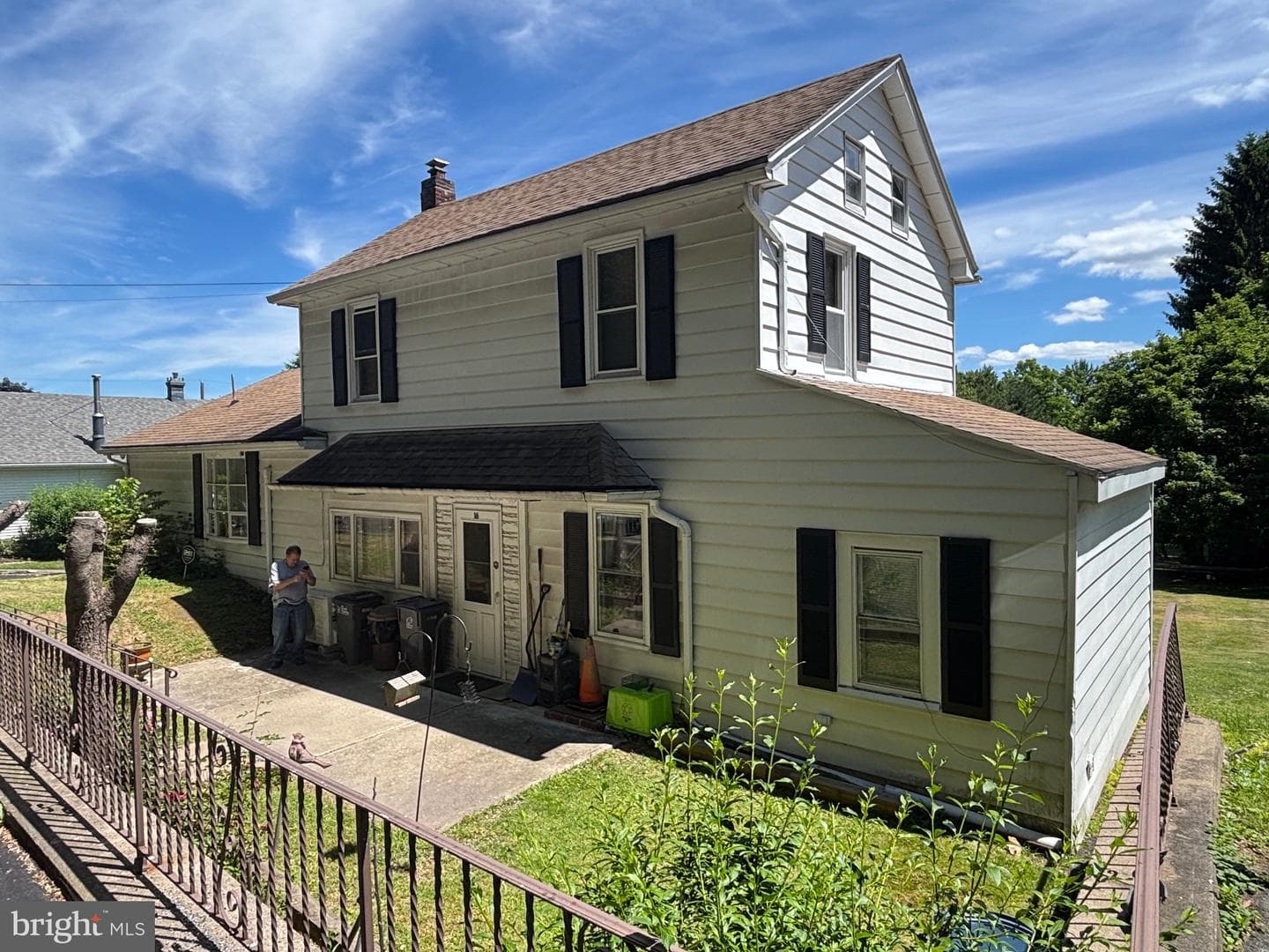 16 E Main St, Quakake