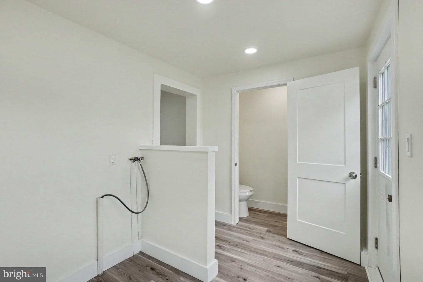 485 W Spring St photo 10
