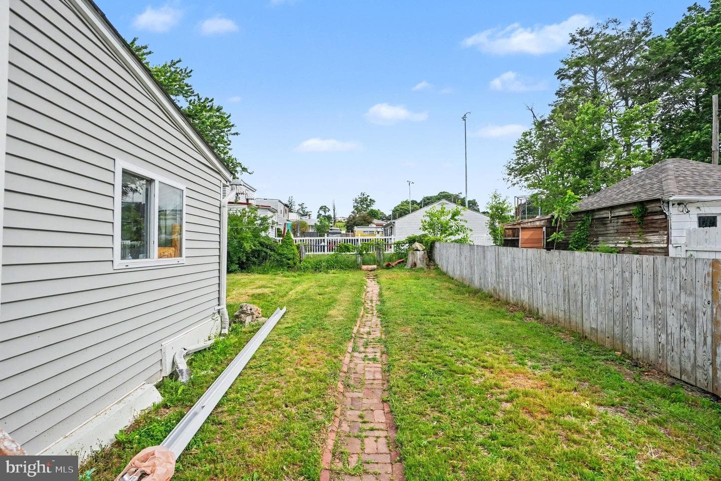 485 W Spring St photo 20