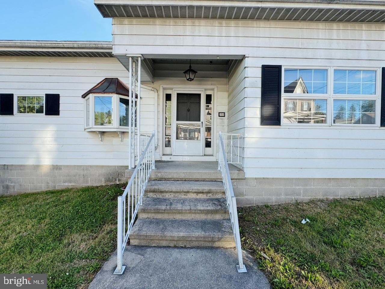251 N Columbia Street photo 3