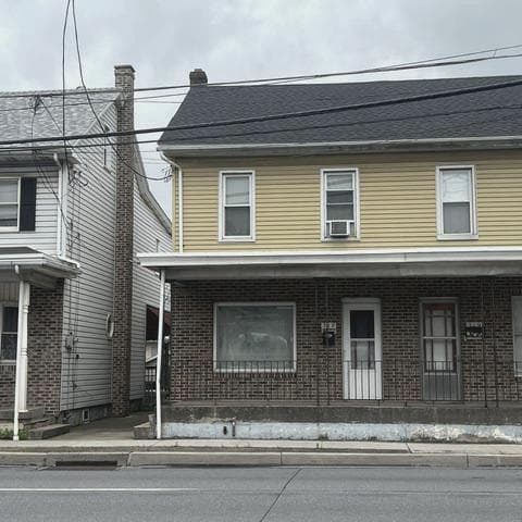 317 Centre Ave, Schuylkill Haven