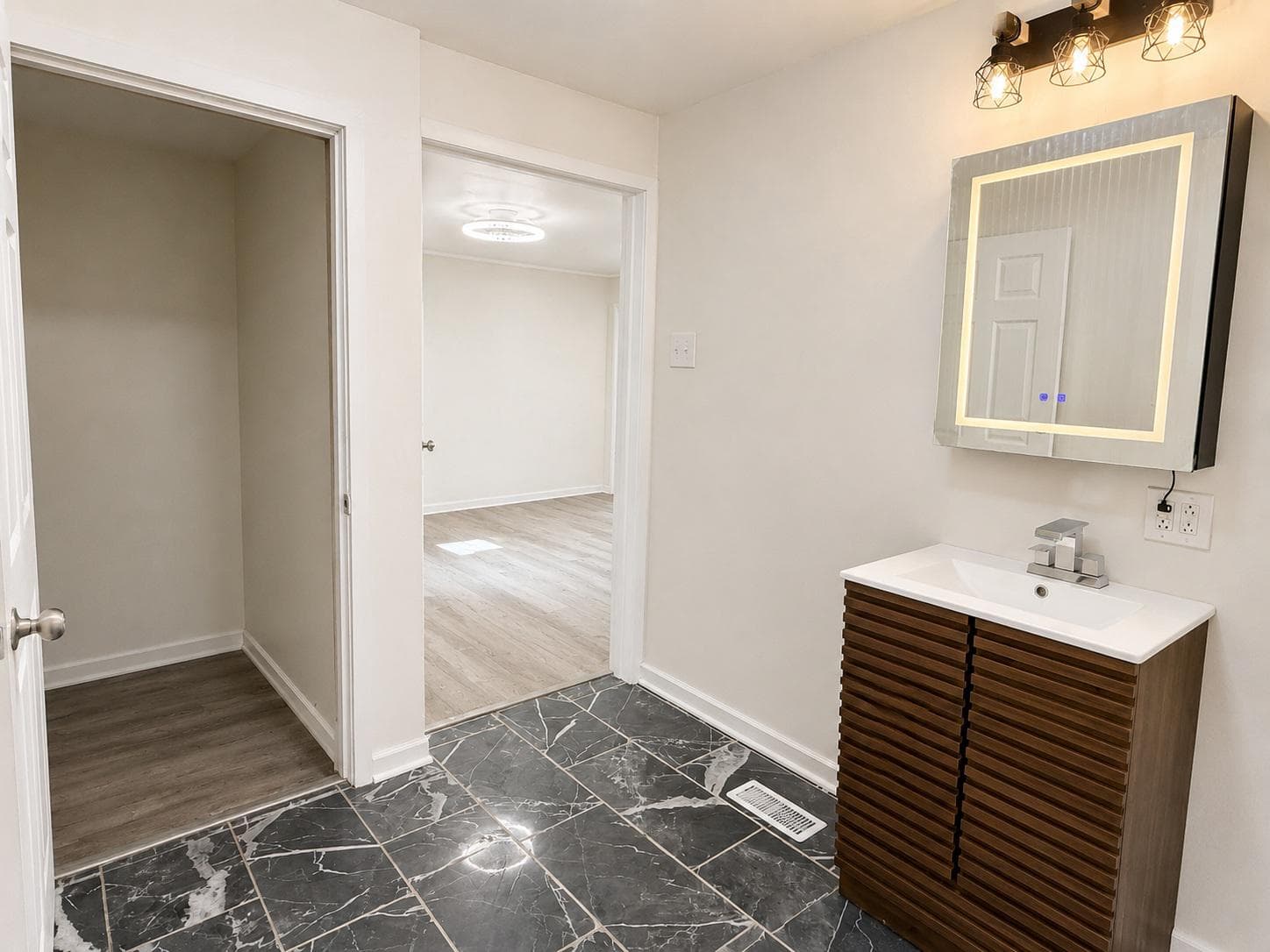 30 S Sport Hill Road photo 12