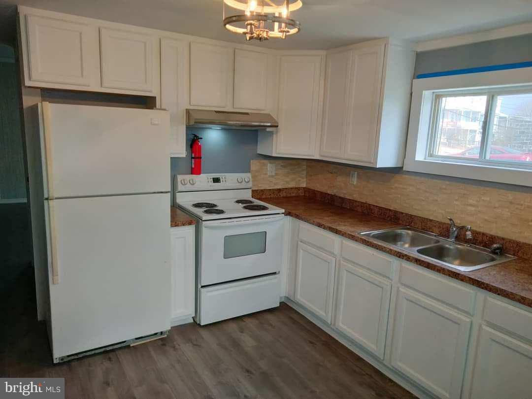 437 Morgan Avenue photo 11