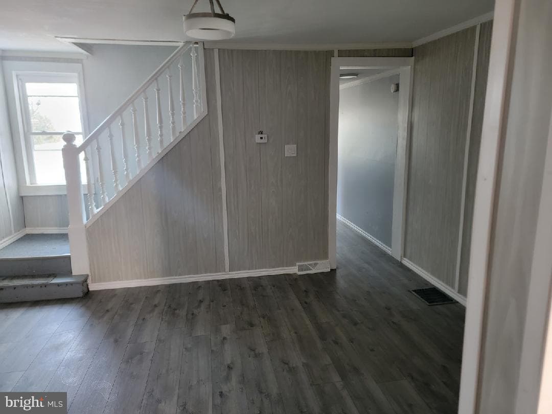 437 Morgan Avenue photo 5