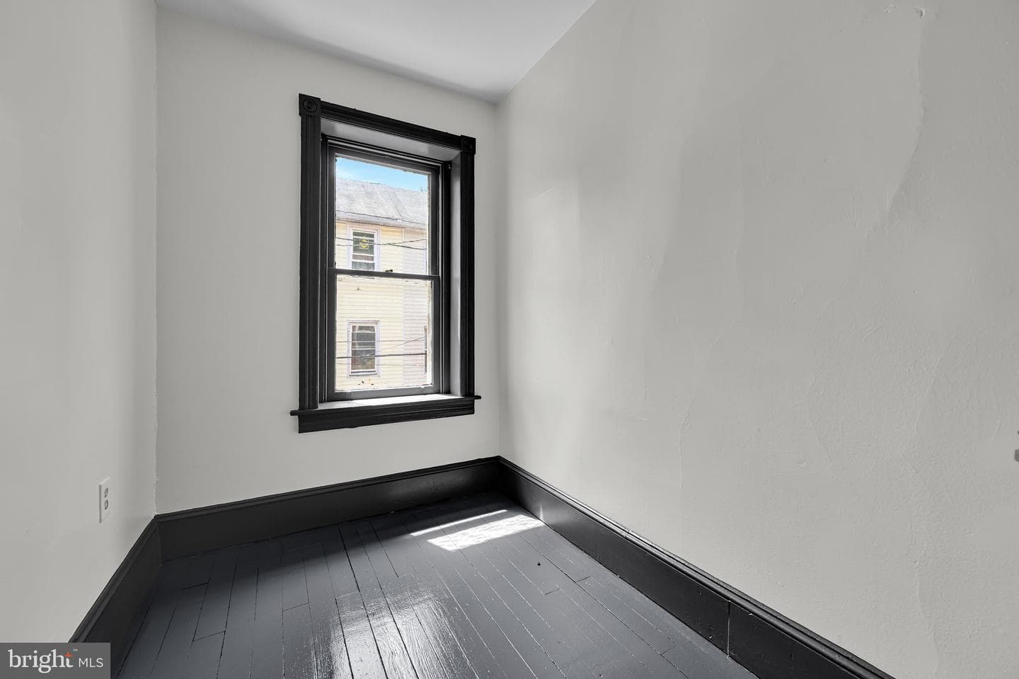 510 Howard Avenue photo 19