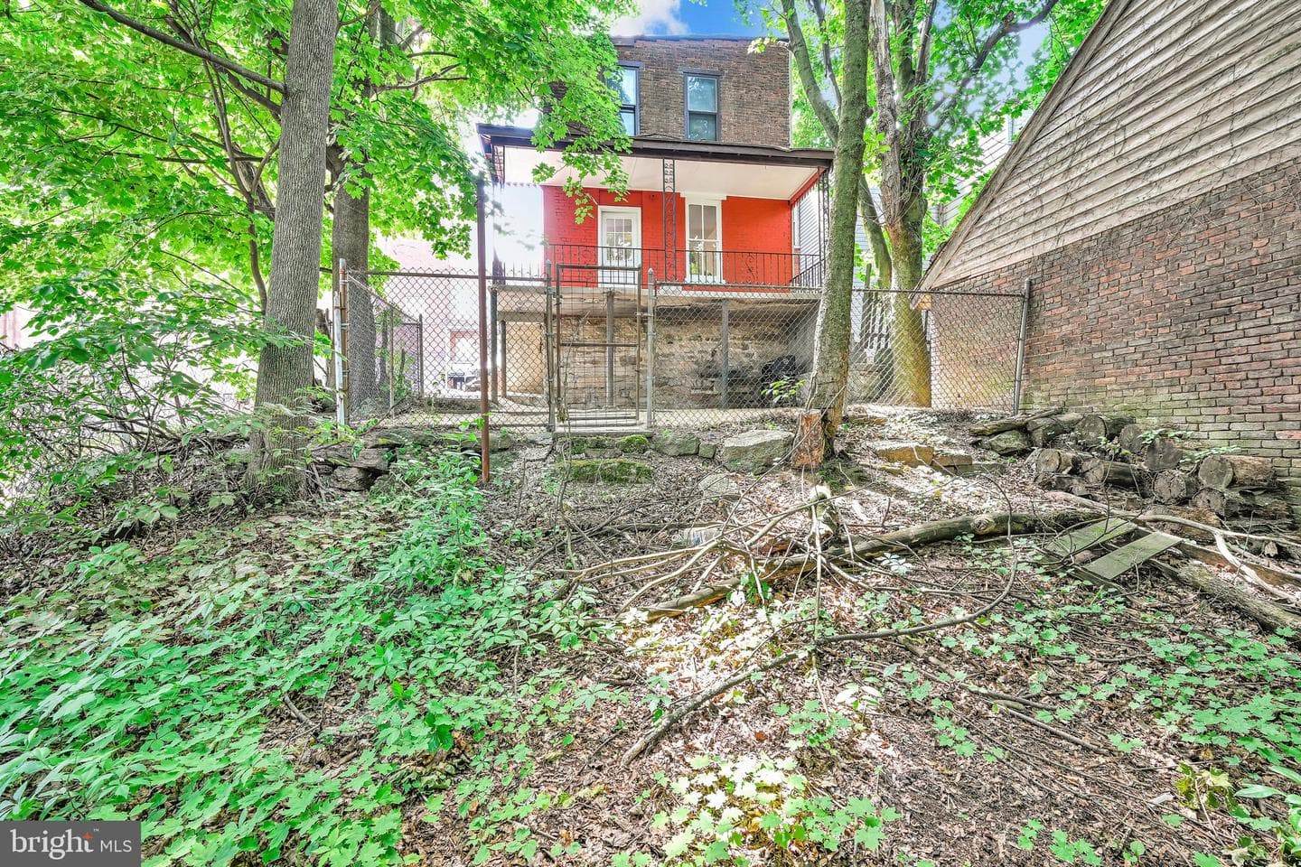 510 Howard Avenue photo 26