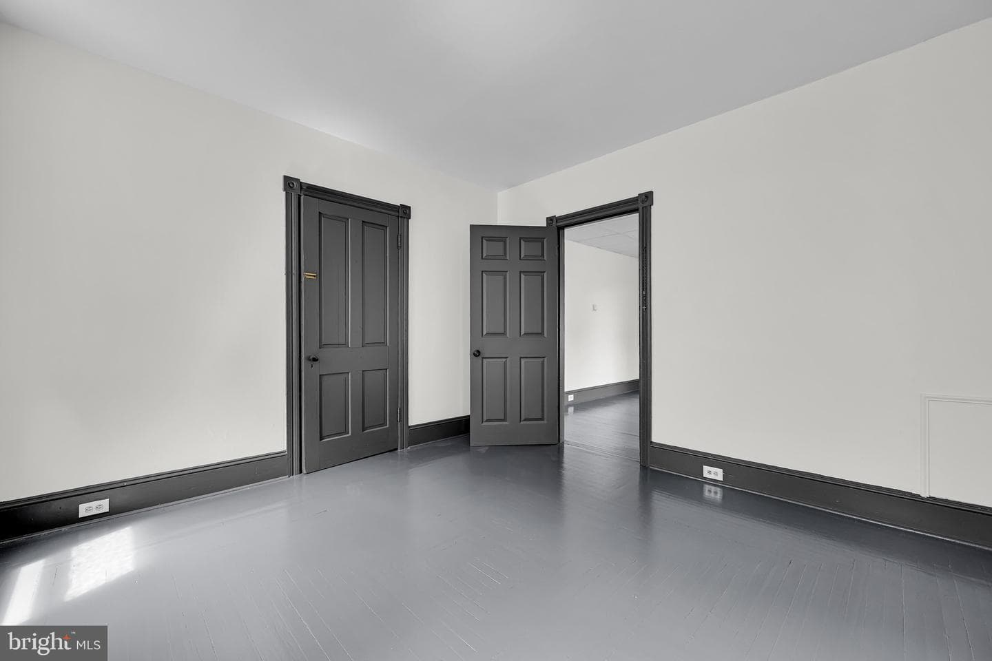 510 Howard Avenue photo 4