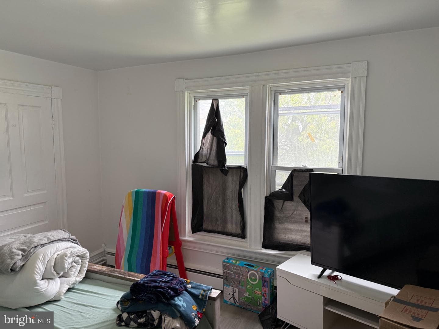 328 E Oak Street photo 37