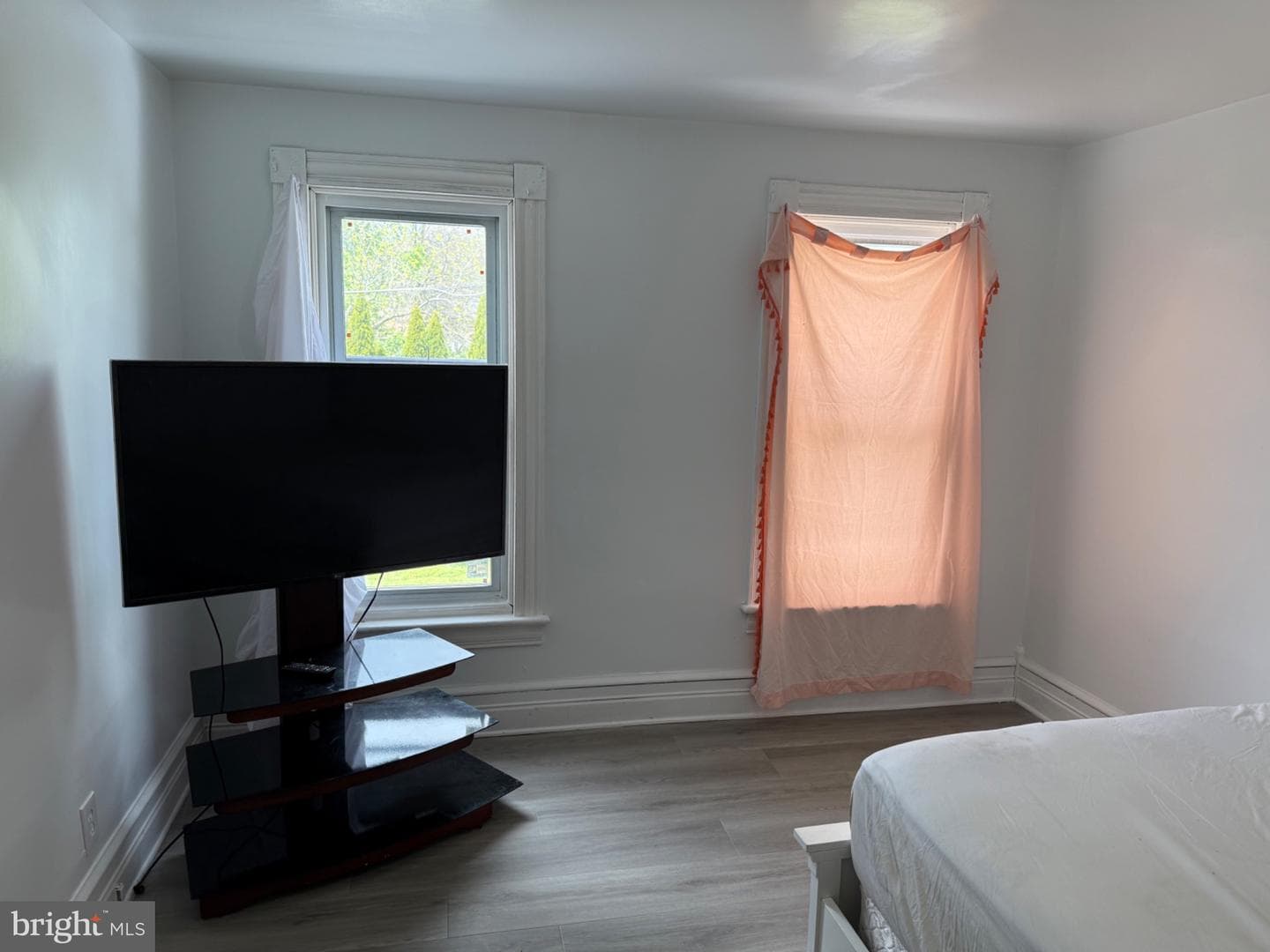 328 E Oak Street photo 41