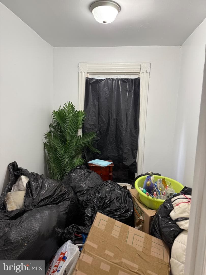 328 E Oak Street photo 42
