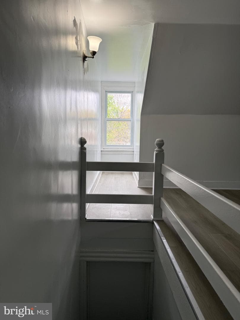 328 E Oak Street photo 43